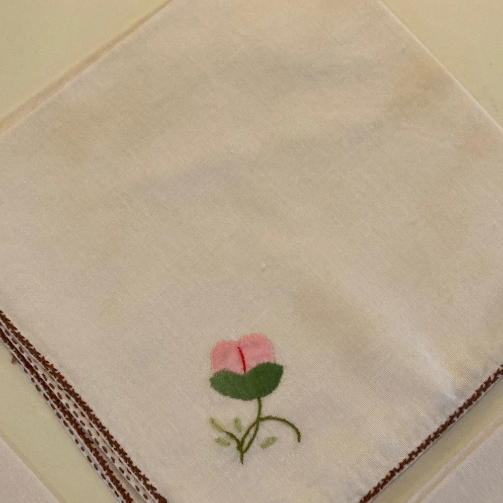 Hand Embroidered Set of 4 Light‎ Tan Cloth Napkins Pink Flower Cottagecore 15x15